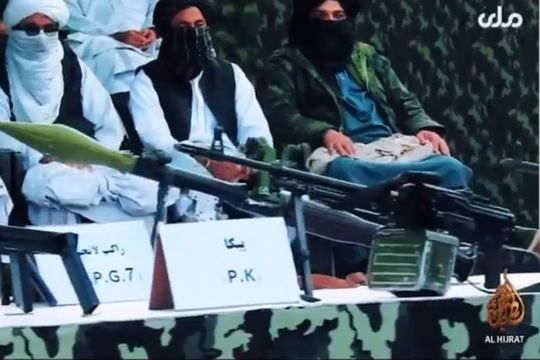 increible desfile taliban por tv en afganistan con chalecos suicidas