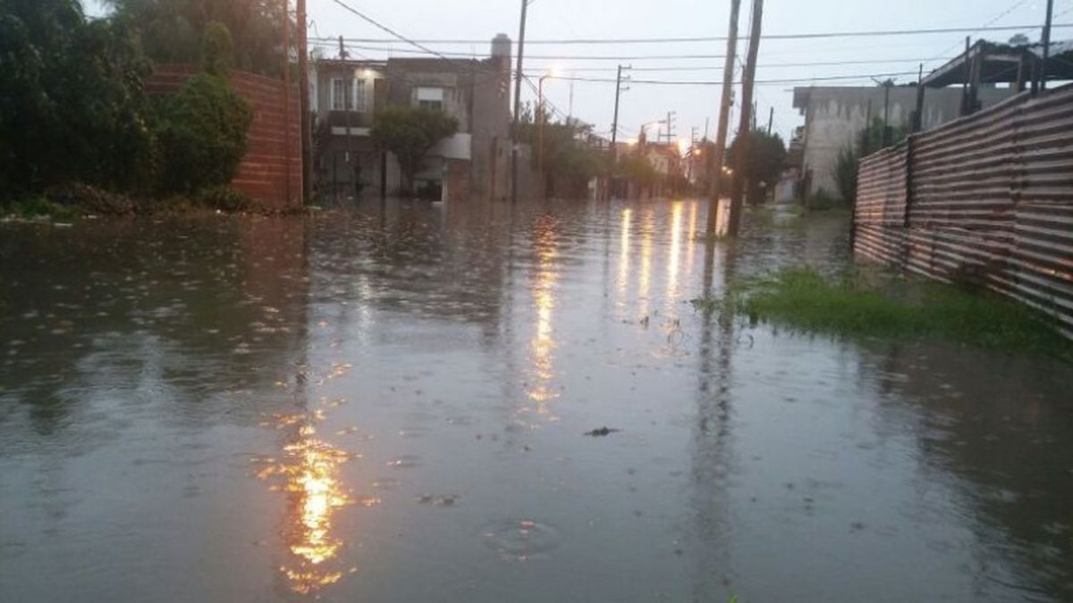 Quilmes: inundación en diferentes partes de la ciudad y el desborde un ...