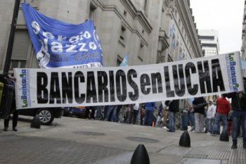 paritarias: bancarios presionan para cerrar un acuerdo este viernes
