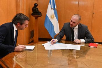 Guillermo Hang, el nuevo secretario de Comercio Interior junto al ministro de Economía, Martín Guzmán 