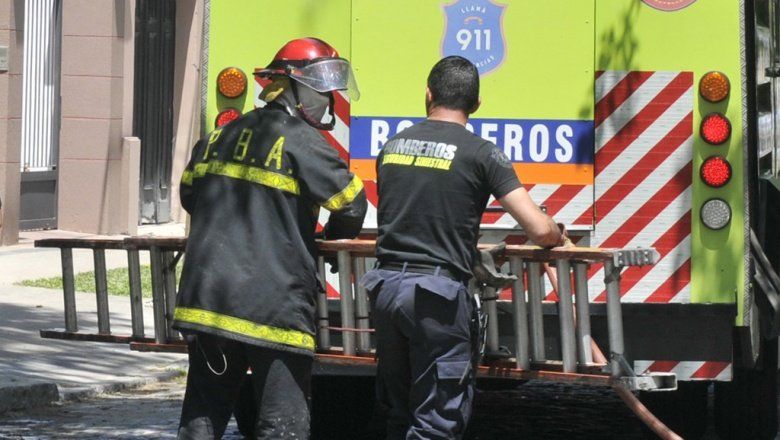La Plata: corrían picadas en moto, chocaron y una se incendió