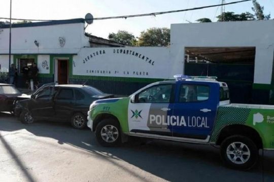 abasto: volco un camion con ganado y vecinos intentaron carnear a los animales