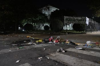 Tras acto de CFK,  el municipio comenzó a limpiar lo que dejaron los militantes kirchneristas.