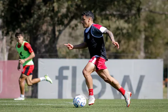 tiago palacios: de no ser citado para uruguay a goleador y suspendido en estudiantes