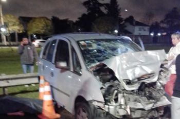 Ezeiza: en un accidente vial entre dos autos murió un hombre