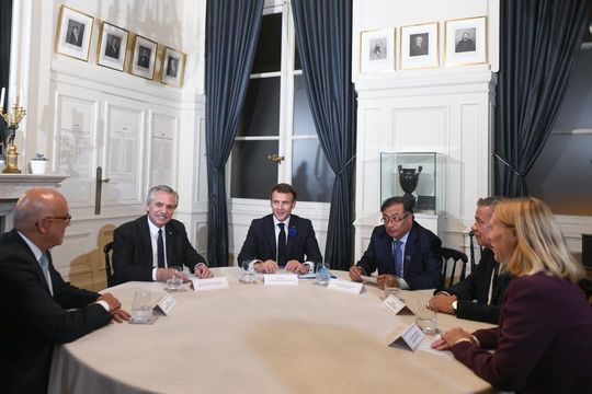 Argentina, Francia, Colombia y Noruega discutieron sobre la situación de Venezuela en el marco del Foro por la Paz.
