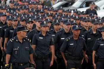 La Policía Bonaerense tendrá un aumento de sueldo del 54% en 2021.