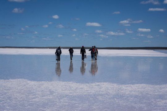 la provincia pone en stand by la busqueda de litio y le apuesta a las tierras raras