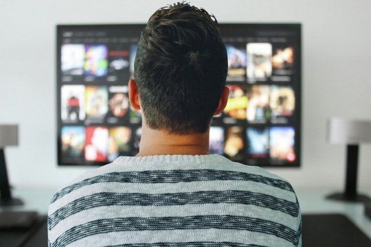 netflix deja de funcionar en algunos televisores: cuales son y que hacer para evitar comprar uno nuevo