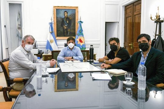 Axel Kicillof recibió en Casa de Gobierno a Ricardo Lissalde y Felipe Vismara, autoridardes de AUBASA.