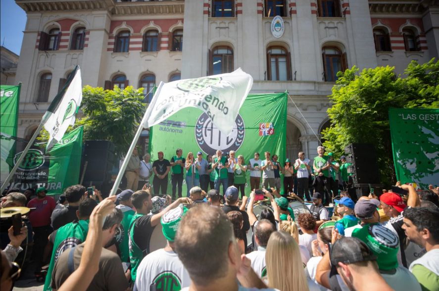 Movilizaci&oacute;n de ATE frente al Ministerio de Agricultura tras los despidos en esa cartera.