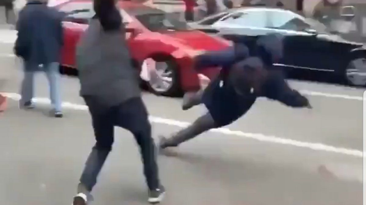 The video of the brawl in New York that appears in Argentina