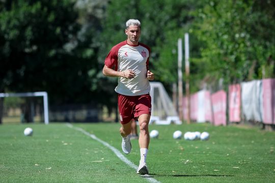 Alario ya se entrenó en City Bell.