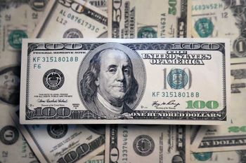El dólar oficial aumentó $0,5 y cerró en $357 para la compra y $375 para la venta.
