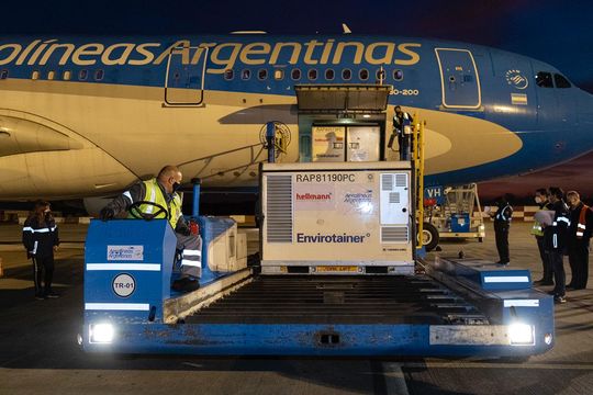 confirmado: aerolineas argentinas necesita cada vez menos aportes del estado