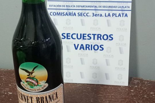 ¿Quién es el policía que quiso robar un fernet de un supermercado chino?