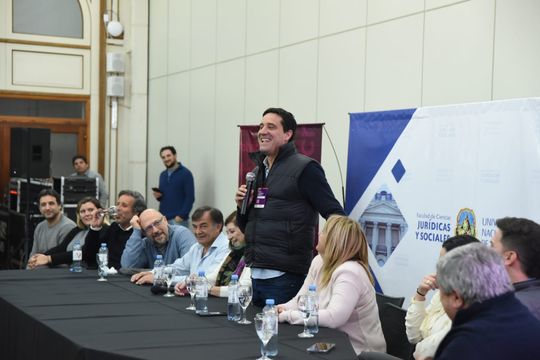 Más de 450 dirigentes de la UCR se congregaron en La Plata. Formación, agenda social y un Comité de puertas abiertas, los pedidos de la conducción.visibility