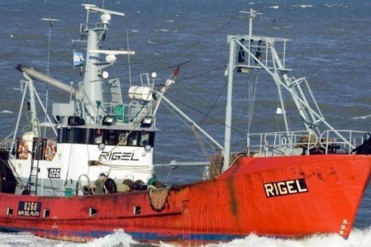 busqueda del buque rigel: familiares de los tripulantes llegan a puerto madryn