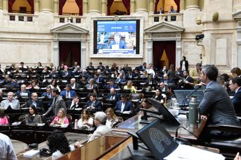 historico: la camara de diputados convirtio en ley la boleta unica papel