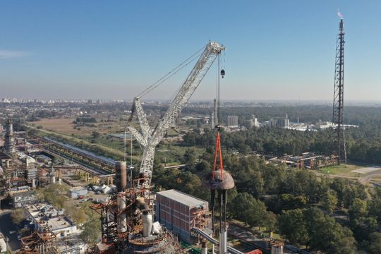 Mejoras en la refinería YPF en La Plata