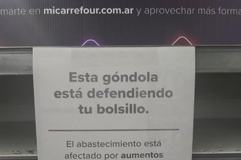 carrefour se planto ante proveedores: dejo un cartel de queja en gondolas vacias