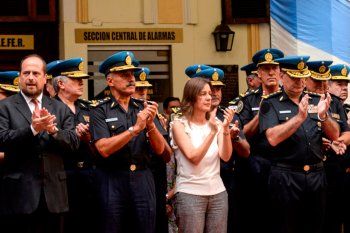 Ministra de Seguridad de la Nación, Sabina Frederic, dispuso un incremento salarial del 25% para el personal integrante de las Fuerzas Policiales y de Seguridad Federales