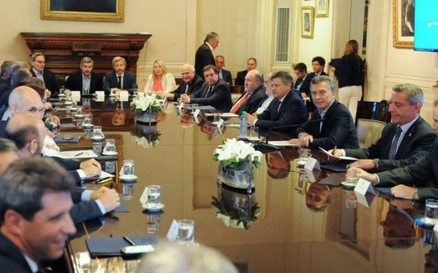 Gobernadores reclaman a Macri una compensación por el costo fiscal del paquete de medidas