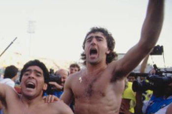 Bilardo lo puso por Caniggia en la final del Mundo, marcó una era con la Sub 20 e ilusiona a Colombia: la historia de Lorenzo