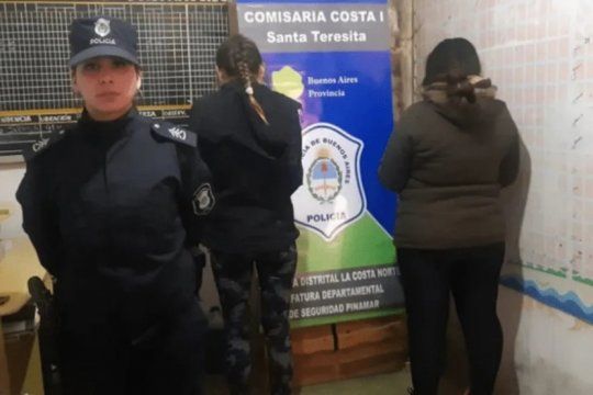 infieles: dos mujeres policias uniformadas y un empleado de comercio asaltaron un polirubro en santa teresita