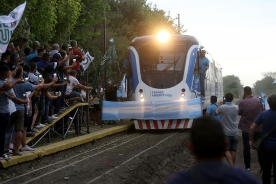 Después de 29 años de lucha y espera, volvió el tren a Las Heras