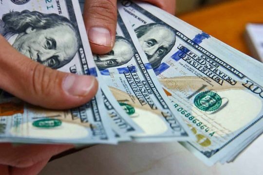 ¿A cuánto cerró el dólar según el Banco Provincia y el Banco Nación?