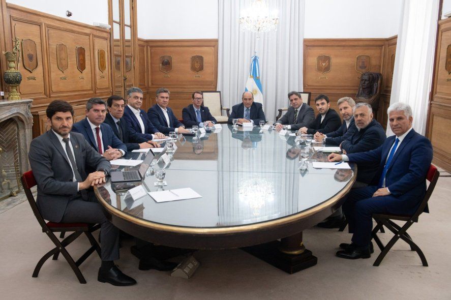 Guillermo Francos negocia, por ahora sin &eacute;xito, con los gobernadores el presupuesto 2025.