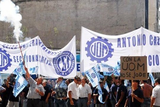 metalurgicos convocaron a un paro nacional y movilizaran el 3 de mayo en reclamo de aumento salarial