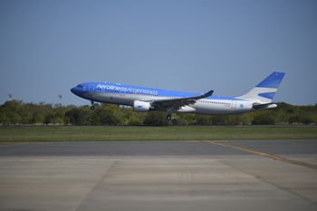 aerolineas argentinas achico drasticamente su dependencia del estado: los numeros
