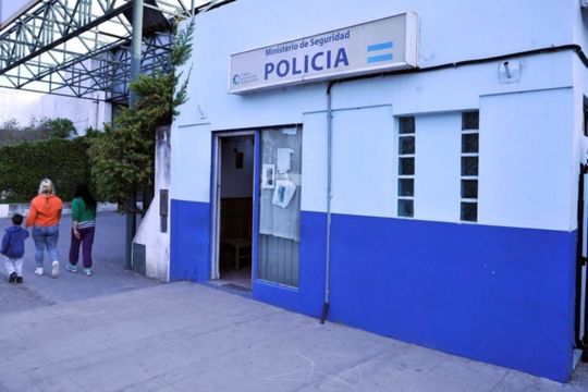 El hombre detenido, de 38 años, quedó alojado en la comisaría de Villa Ponsati