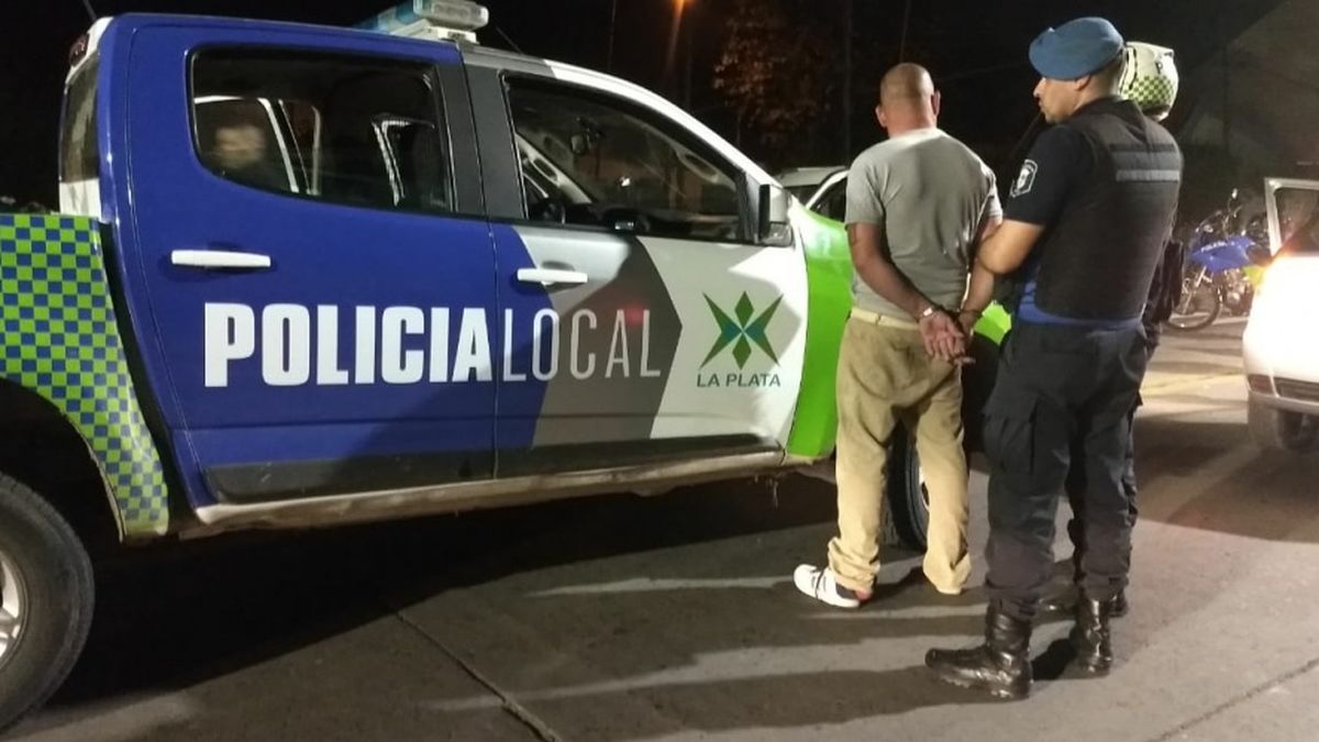 La Plata: Lo Pararon En Un Control Vehicular Y Llevaba Dos Armas De ...