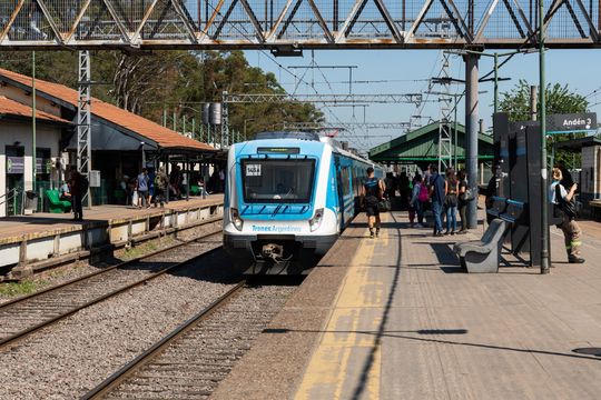 El Tren Roca funciona con servicio limitado.