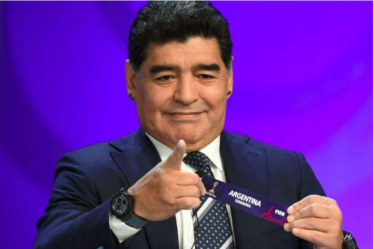 El primero sin Diego. Maradona fue la gran atracción en el sorteo del último mundial.