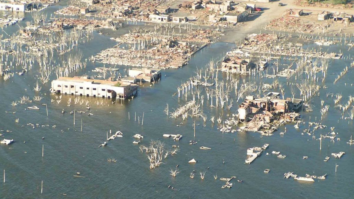 Город ушедший под воду. Вилья-Эпекуэн. Город-призрак вилла Эпекуэн. Город Вилья Эпекуэн Аргентина. Город Лаго Эпекуэн.