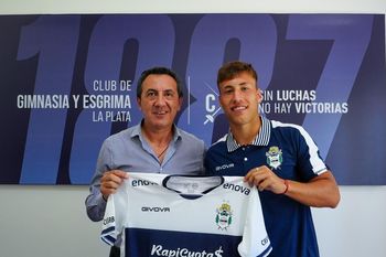 El jugador directo de la fábrica que estampó su firma con Gimnasia hasta 2026