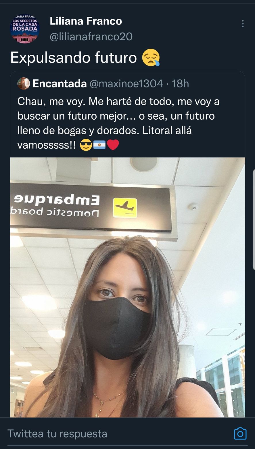 El tweet original y el retweet de la periodista Liliana Franco, en que confundió el anuncio de vacaciones en el litoral de una joven con su éxodo al exterior 