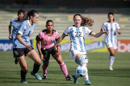 Copa América Femenina 2022: Uruguay goleó a Perú y consiguió su primera  victoria