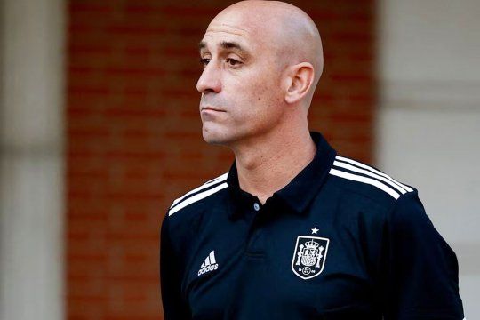 España y el fútbol femenino mundial piden la renuncia de Luis Rubiales.