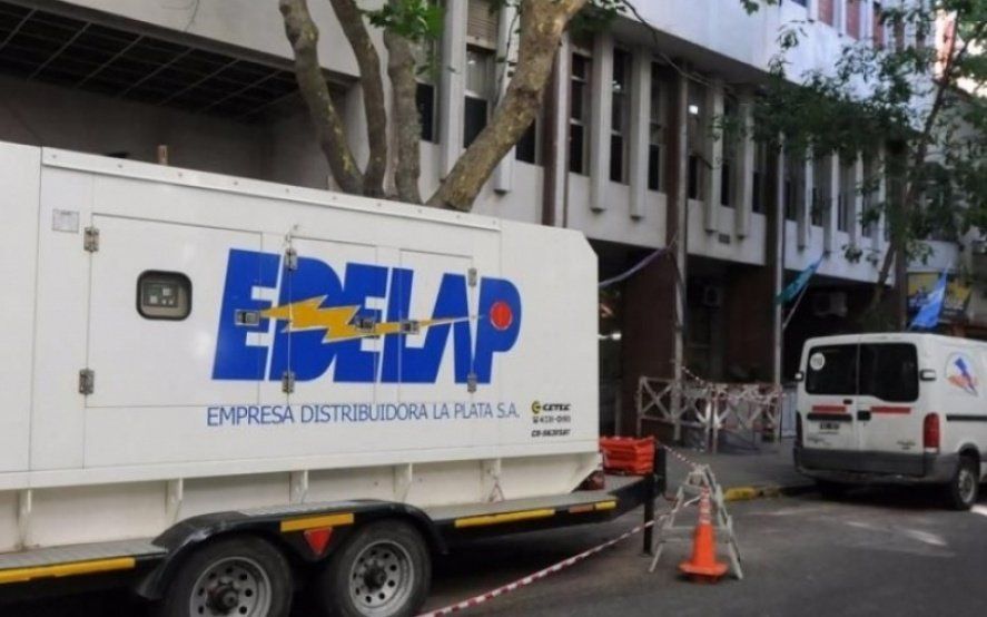 Un gran corte de luz paralizó la ciudad de La Plata: EDELAP informa que está reestableciendo el servicio