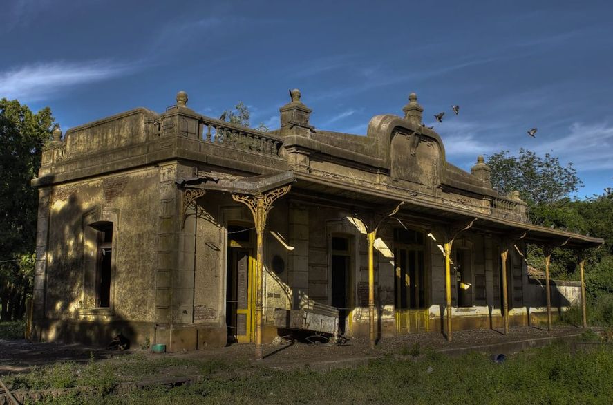 Estación Berdier: fue construida en 1908 por la Compañía General de Ferrocarriles en la Provincia de Buenos Aires