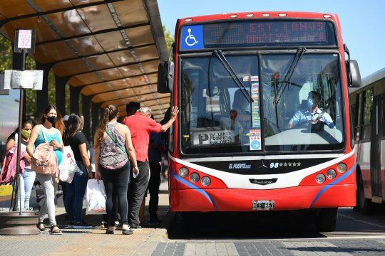 la provincia analiza actualizar la tarifa del transporte publico