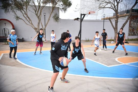 La ciudad suma nuevas canchas de básquet y fútbol tenis totalmente gratuitas: dónde están ubicadas
