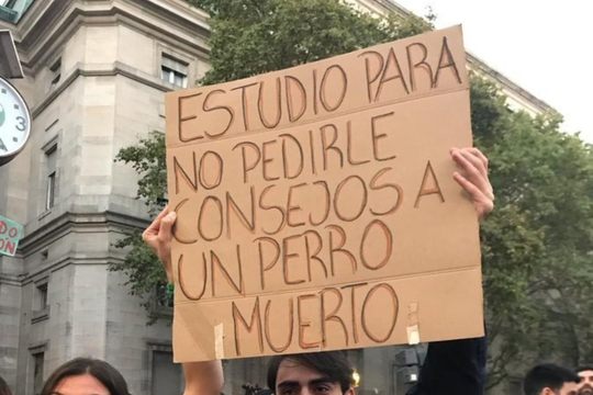 Las mejores publicaciones y carteles por la Marcha Universitaria.