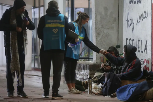 Semana helada: ¿cómo están los paradores que albergan a personas en situación de calle?
