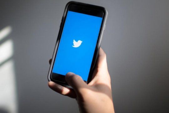 por un error de la empresa, twitter recomienda a los usuarios que cambien sus contrasenas